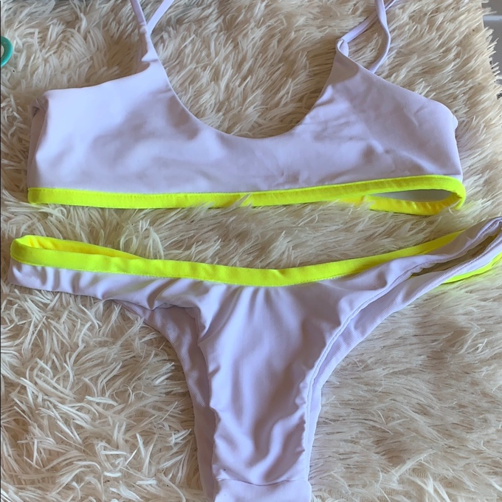 Danzy Swinwear